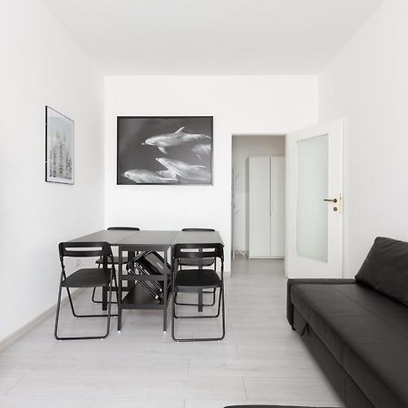 Apartment With Balcony -Bisceglie Red Line Subway Mailand Exterior foto