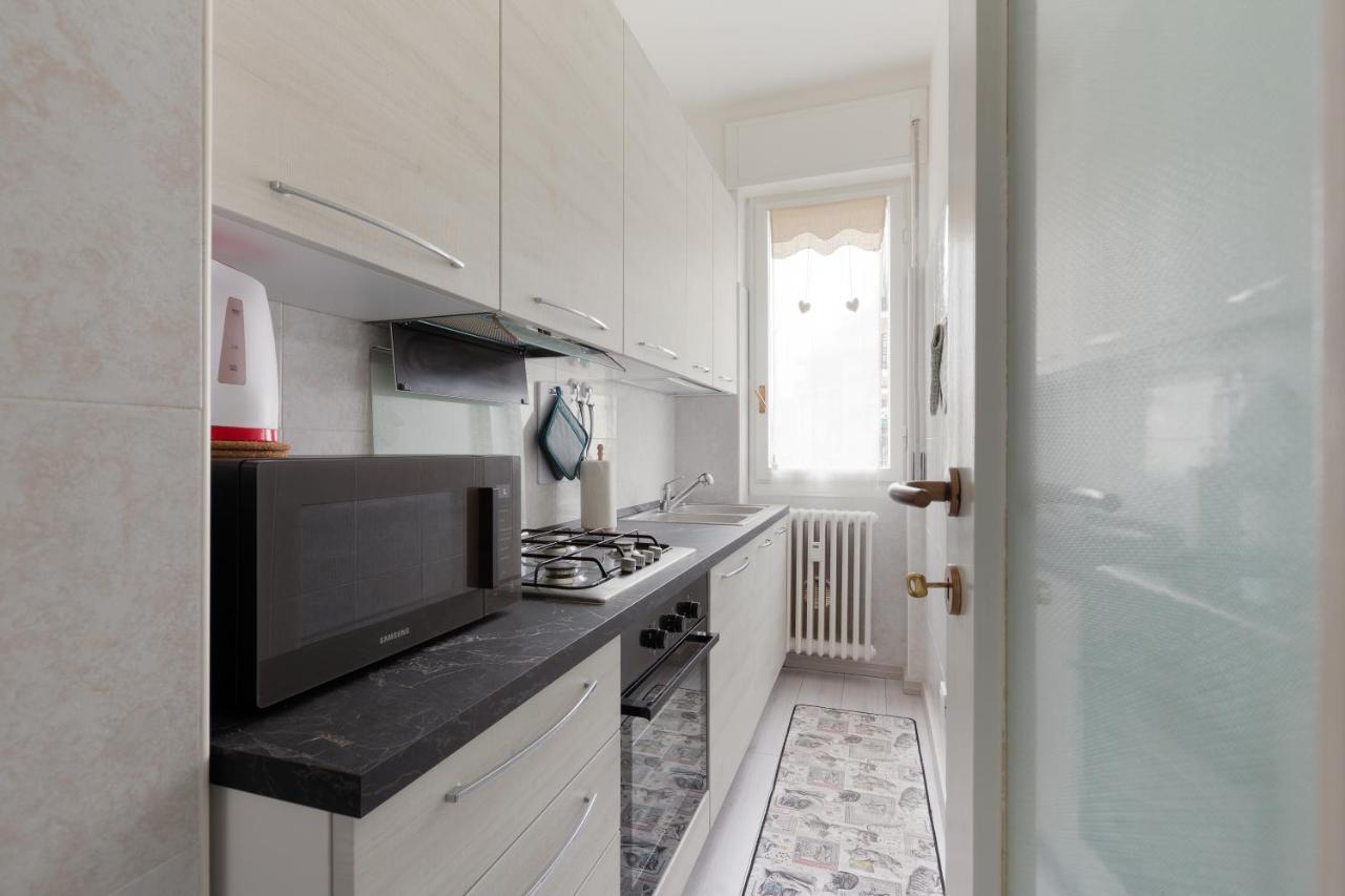 Apartment With Balcony -Bisceglie Red Line Subway Mailand Exterior foto
