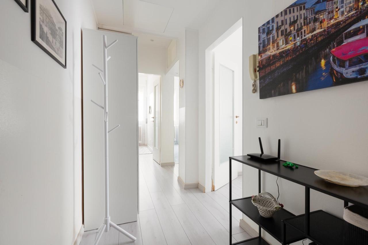 Apartment With Balcony -Bisceglie Red Line Subway Mailand Exterior foto